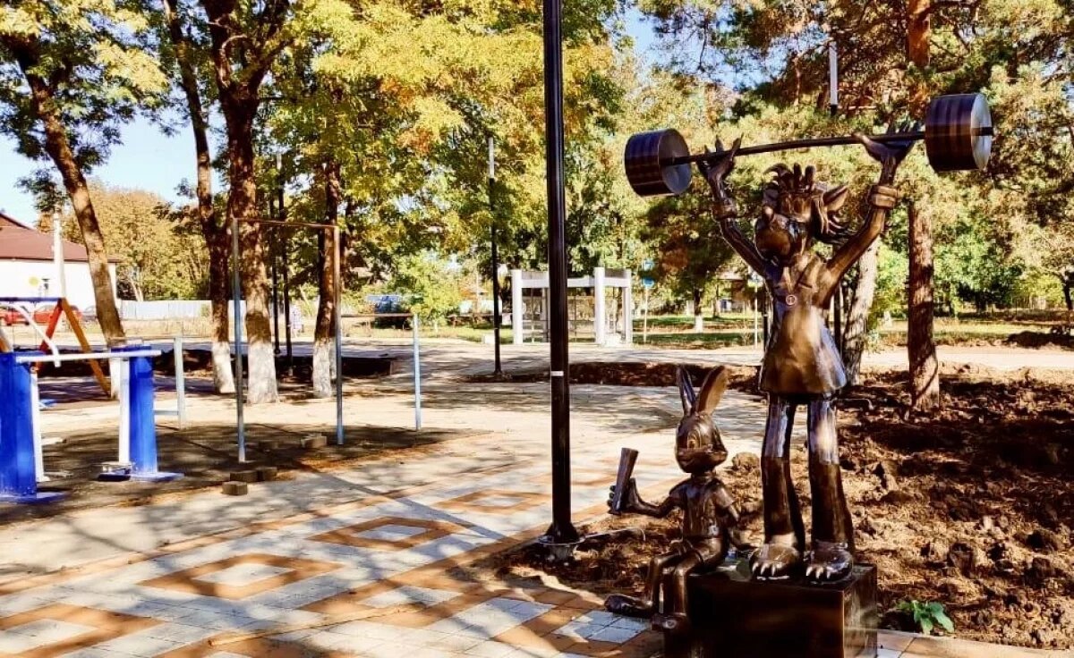    В станице Горячего Ключа по нацпроекту благоустраивают сквер