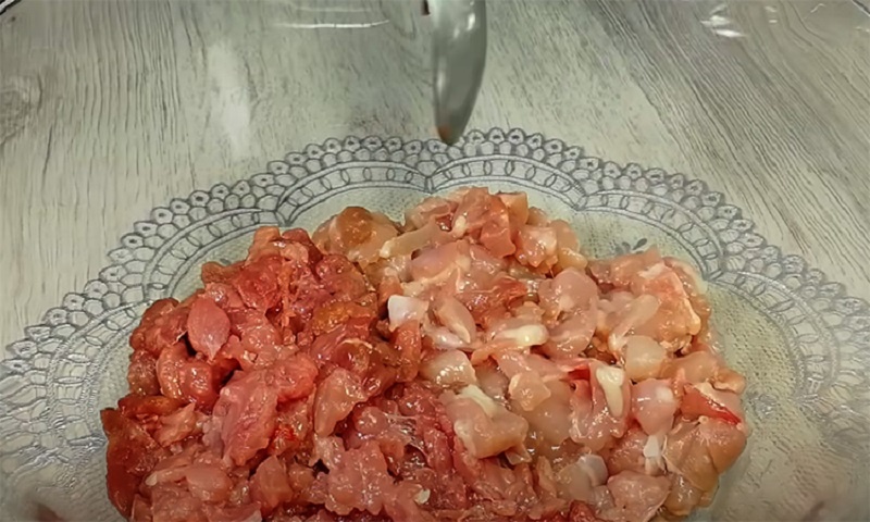Горячее на каждый день: ароматные мешочки с мясом и картофелем — проще, чем манты, но не менее вкусно