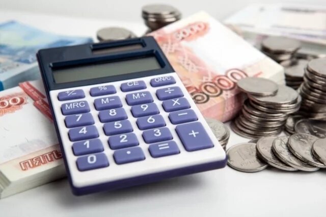    Банки, золото, акции: куда вложить 100 тыс. руб. в сентябре 2025?