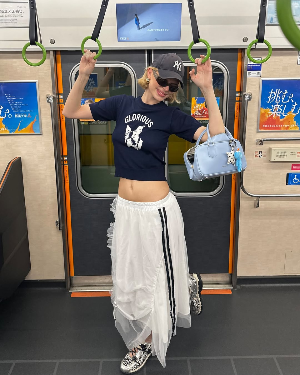     Стиль Japandi в японском метро. Фото © Instagram (признан экстремистской организацией и запрещен на территории Российской Федерации) / linda.sza