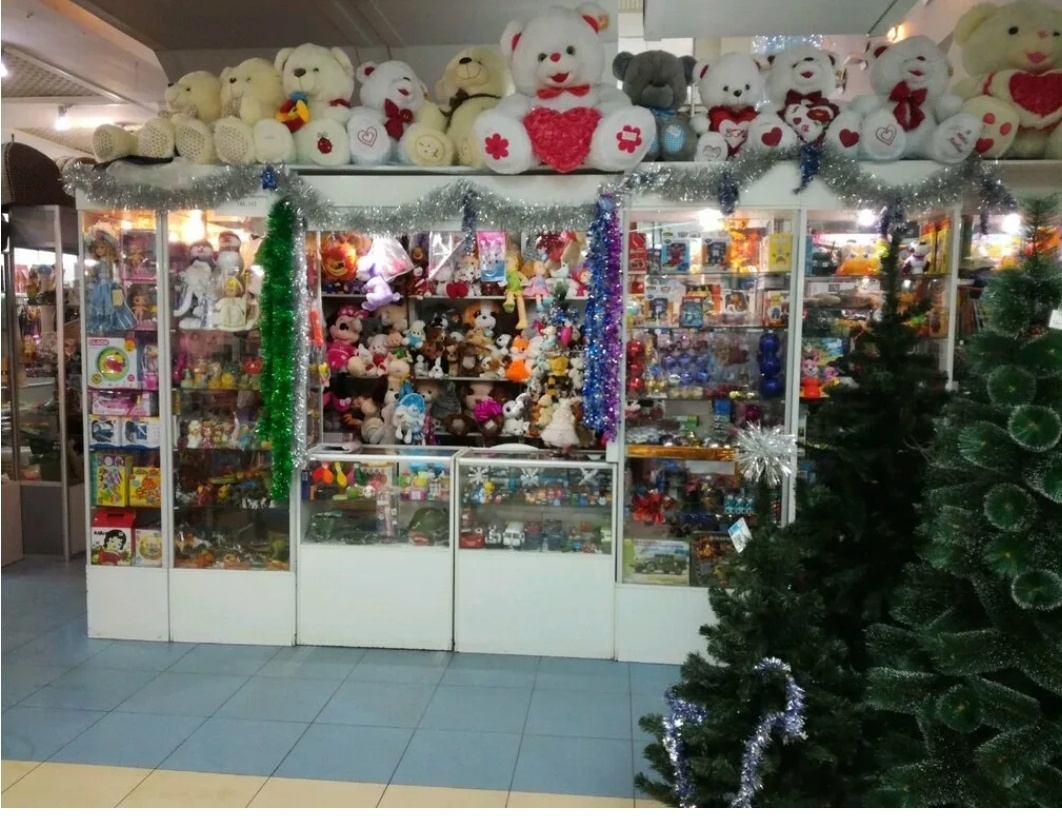 Я не говорю, что это фото из моего магазина, но так тогда выглядело большинство их. 