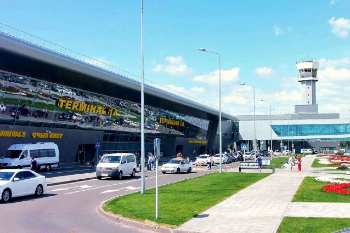    Аэропорт Казани объяснил очереди на паспортном контроле