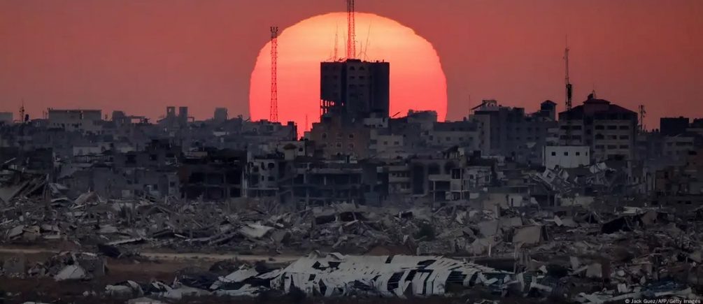   Рассвет в Газе. Фото: Jack Guez/AFP/Getty Images