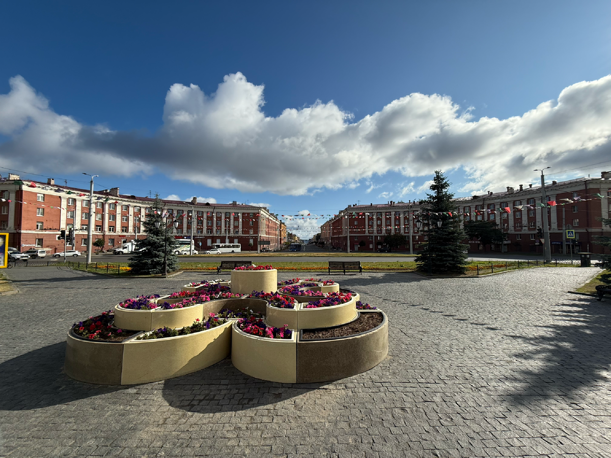 сквер Гагарина у ЖД Вокзала 