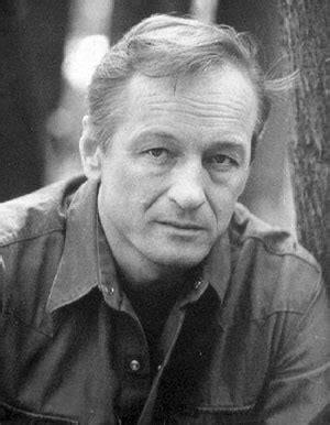 Михаил Ножкин.