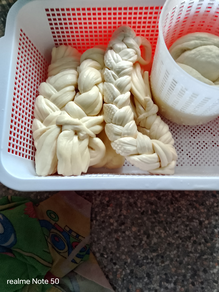 Первый раз получились косички.