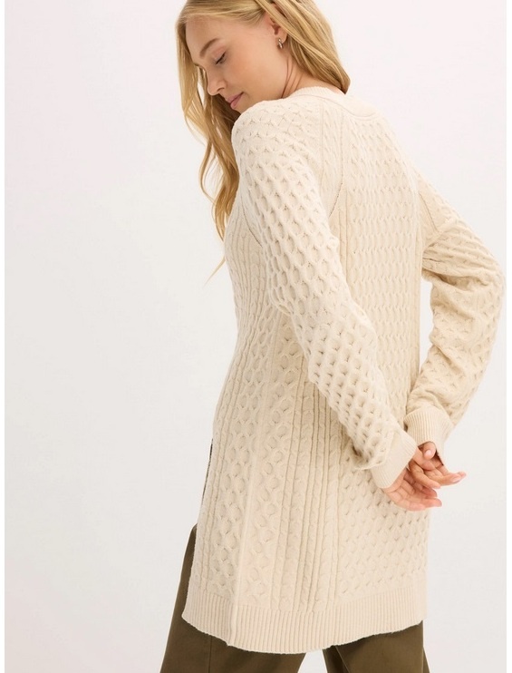 Джемпер с фактурным узором. Фото источник: интернет-магазин одежды.