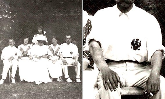 Не очень четко, но тату явно видно.