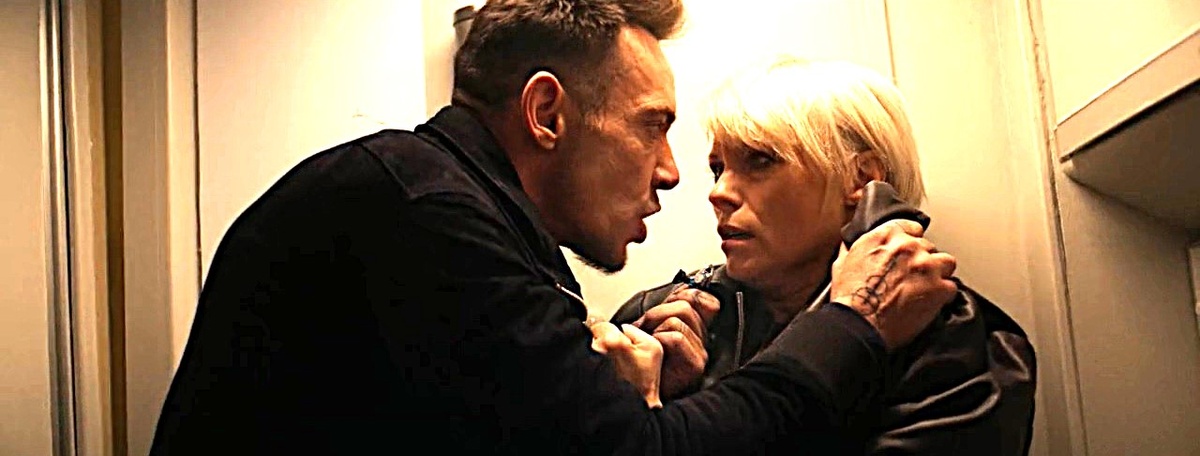 "97 минут" - триллер о захвате самолета 