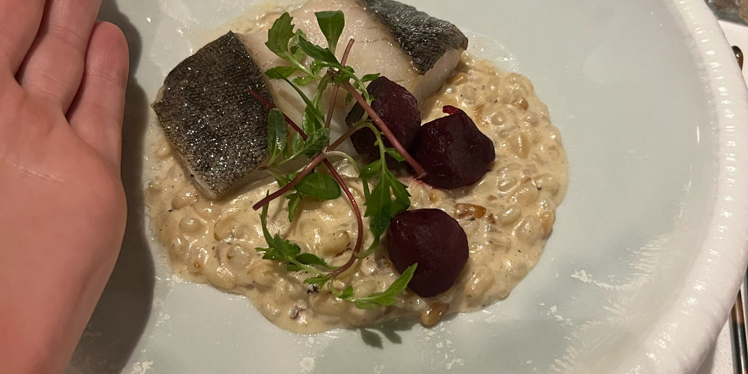 Ресторан СибирьСибирь и отель Акрон из Великого Новгорода вместе