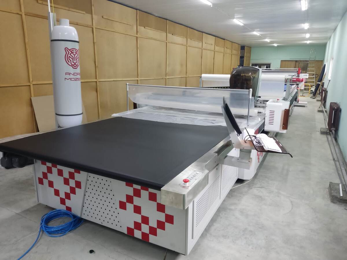 Раскройный комплекс Andre Mozes ART-1725 на швейном производстве 
