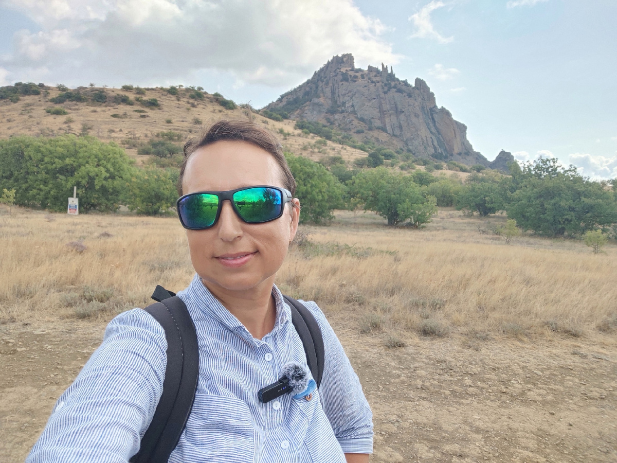 На фоне Карагача