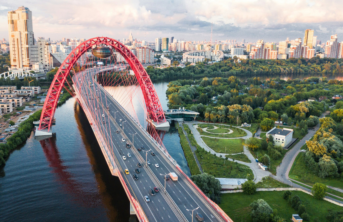 Живописный мост, Москва