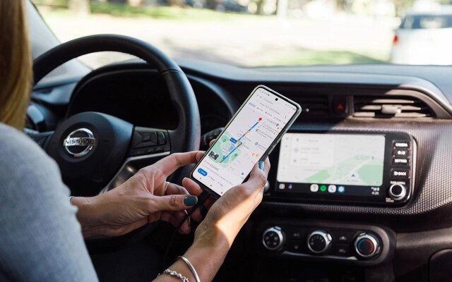 Многие мультимедийные системы новых моделей автомобилей позволяют выполнить сопряжение со смартфоном через протокол Bluetooth (Фото: Alex Photo Stock / Shutterstock / FOTODOM)