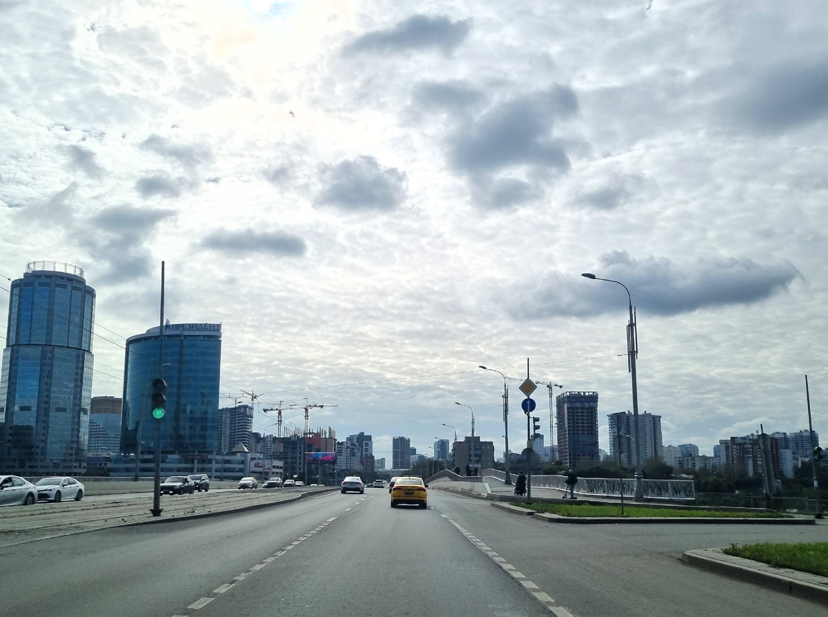 Улица Челюскинцев, Макаровский мост. Фото автора