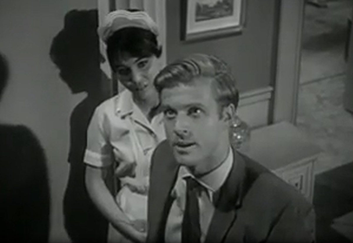 В эпизоде "Запутанная сеть" из сериала "Час Альфреда Хичкока" Редфорд сыграл сложного персонажа по имени Дэвид Честермен