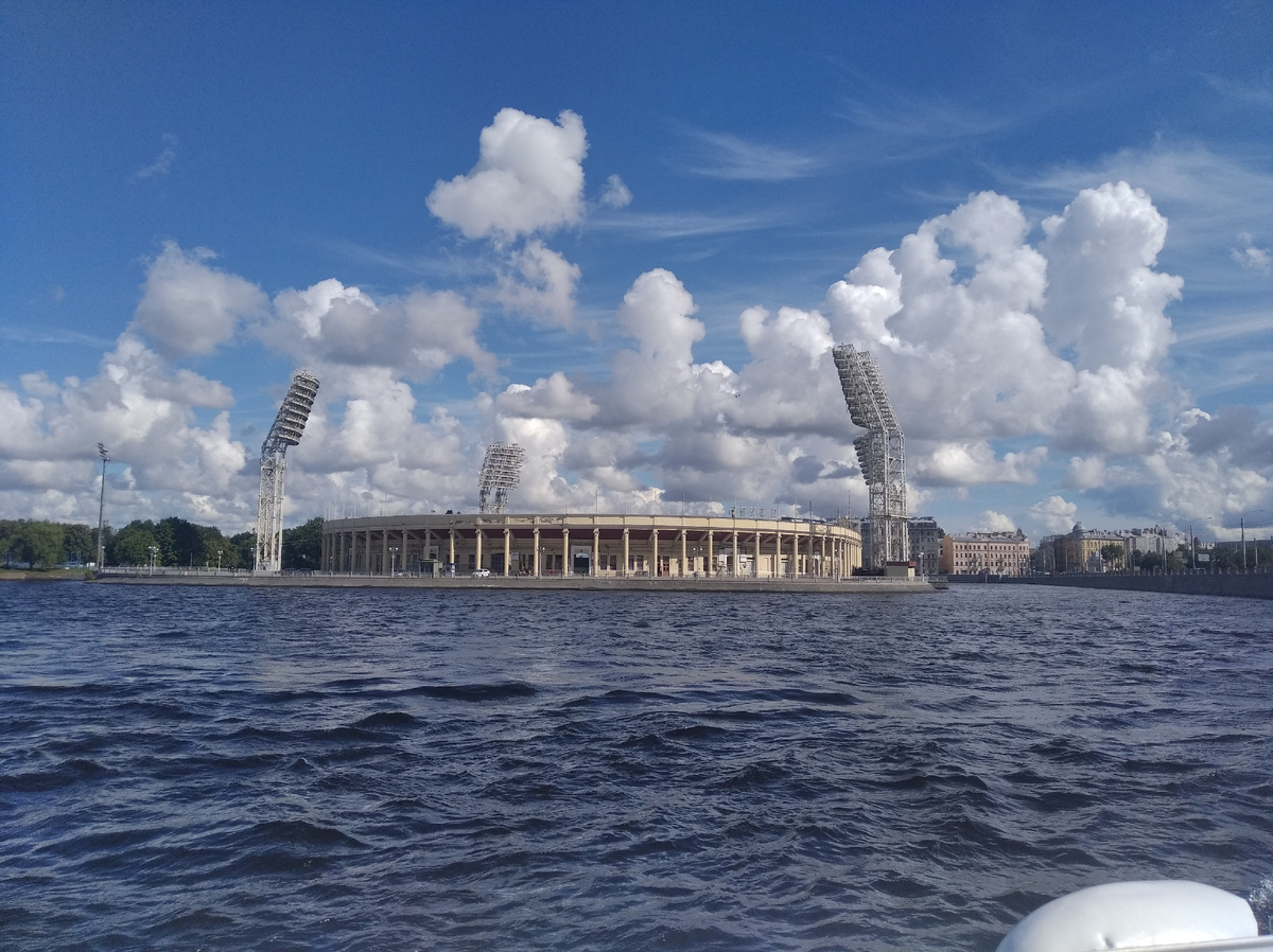 Петровский стадион. Листайте
