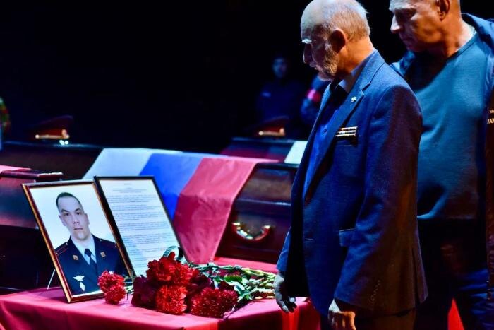 В Орле простились с погибшими при взрыве сотрудниками Росгвардии. Фото © Telegram / Губернатор Клычков