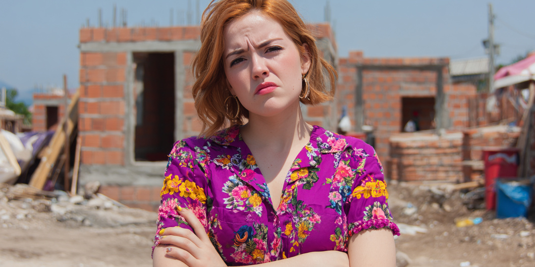 — Твой отец может снимать дачу сам, я не буду платить за его хобби!