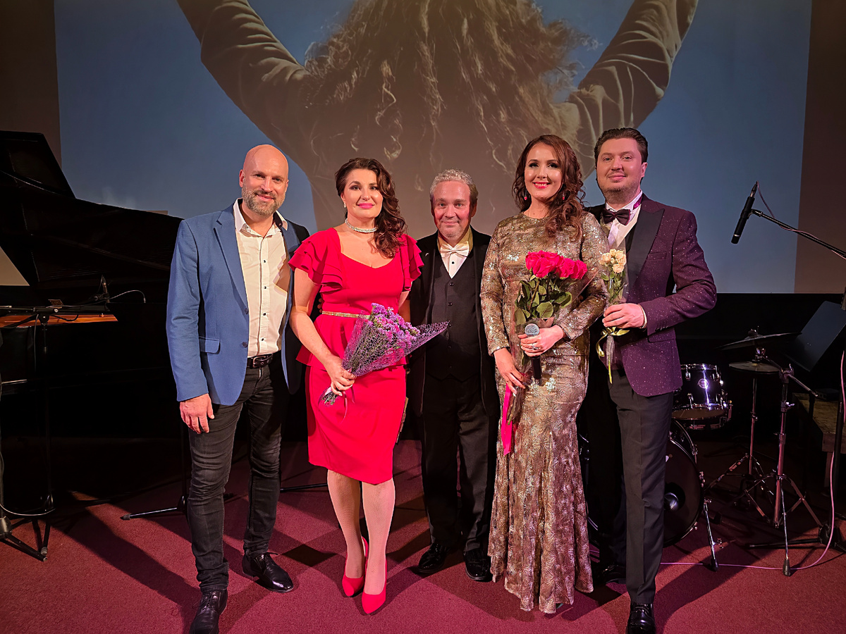 Сергей Борзов, Оксана Невежина, Максим Тимофеев, Елена Гусарова и Илья Ушуллу.