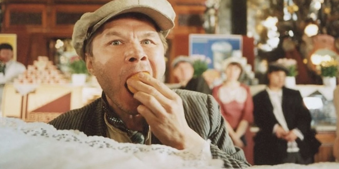 «Я люблю покуролесить, похулиганить, люблю позитив»: как актёр Александр Баширов вдохновил Цоя и почему сбежал из особняка в Америке