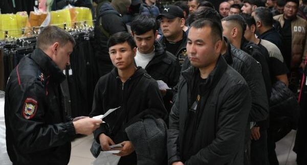 «Приехал — отработал — уехал». В России введут новую схему для мигрантов