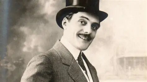 Макс Линдер