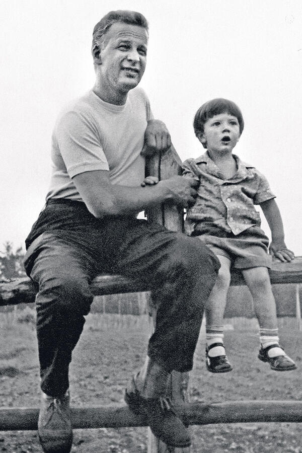 Андрей Ростоцкий с отцом