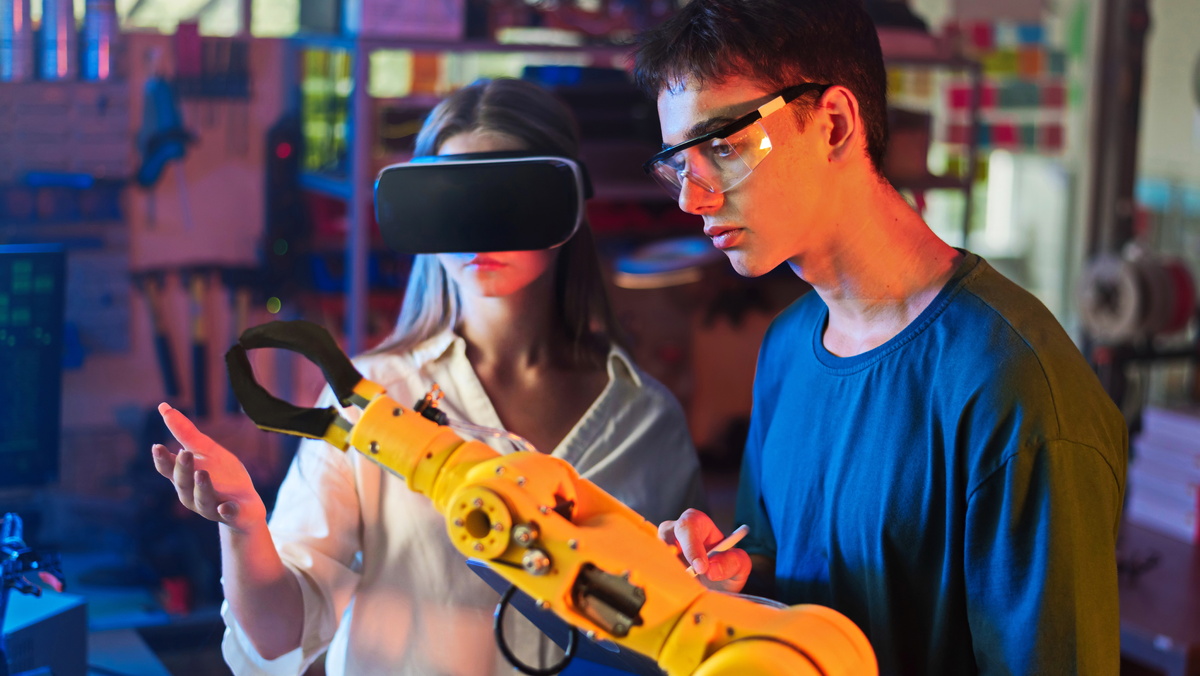    Молодые югорчане могут освоить «Код будущего»