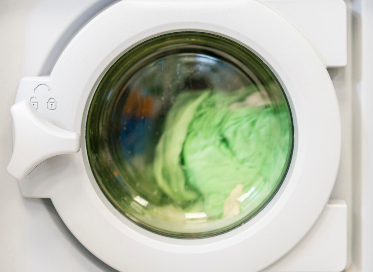    Одна губка в барабан — и стирка стала идеальной: забытая хитрость, которая перевернула мои представления о стирке