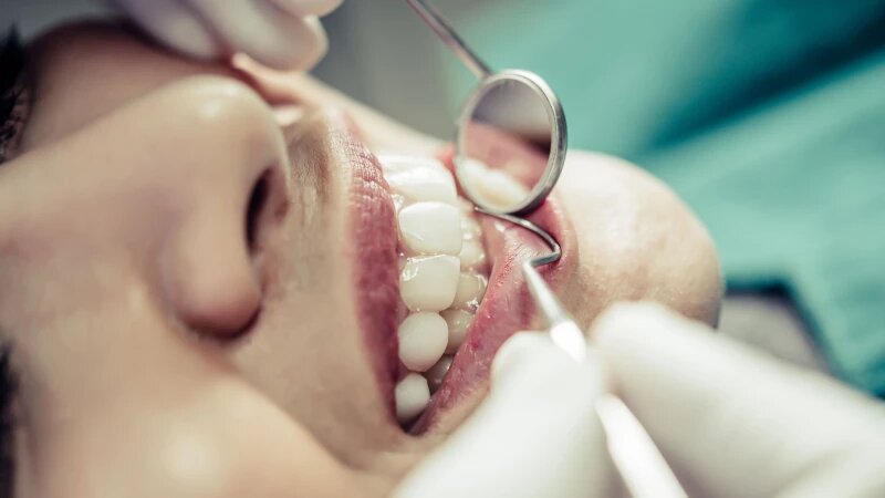     Осмотр у стоматолога. freepik.com/jcomp