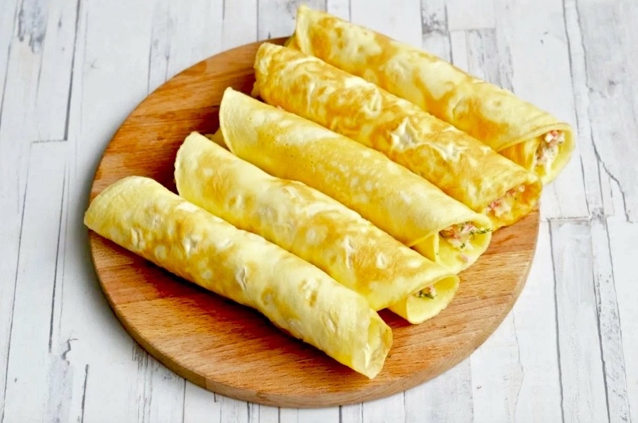 Китайские яичные блинчики с грибами и сыром.