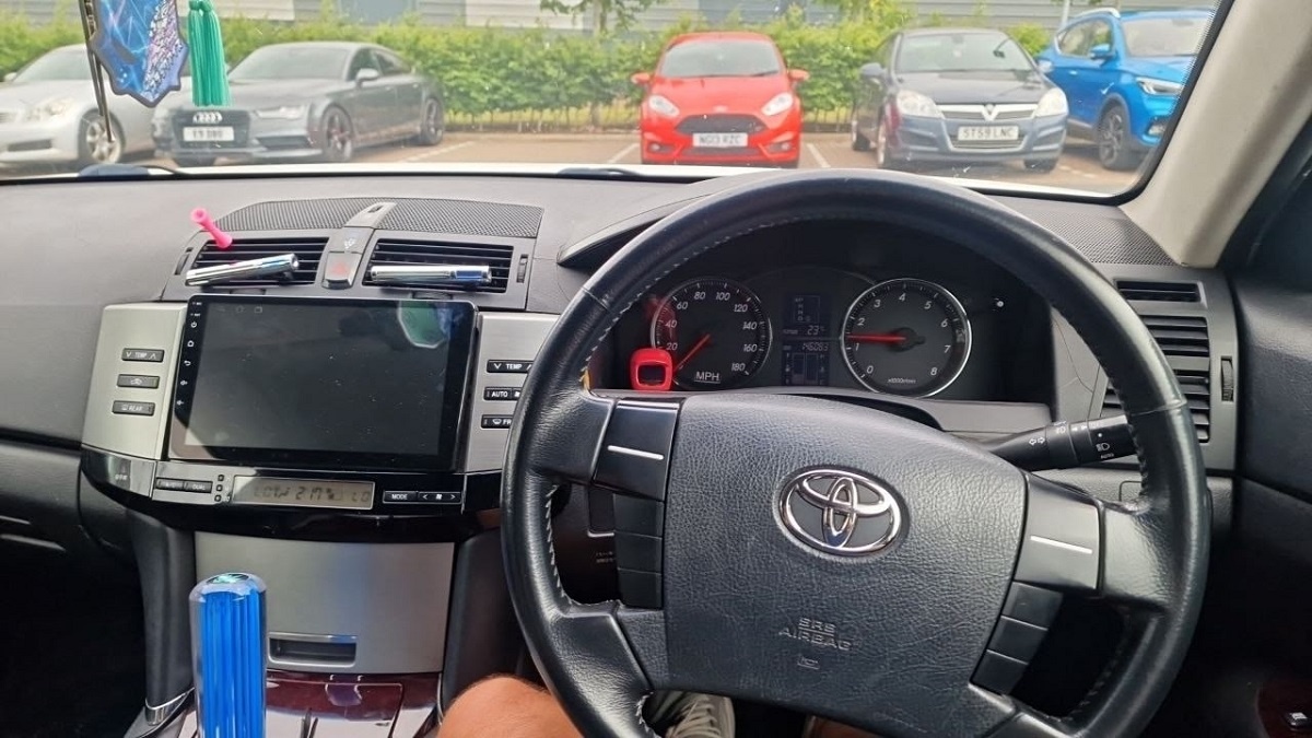    Нашел одну кнопку на руле: спасет о штрафов ГИБДД - о ней мало кто знает, а производители молчок