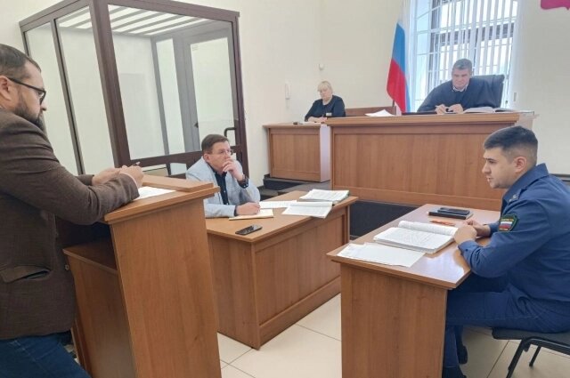    Евгений Хрипунов отвечает на вопрос госудпрственного обвинителя. Фото: АиФ/ Анна Логинова