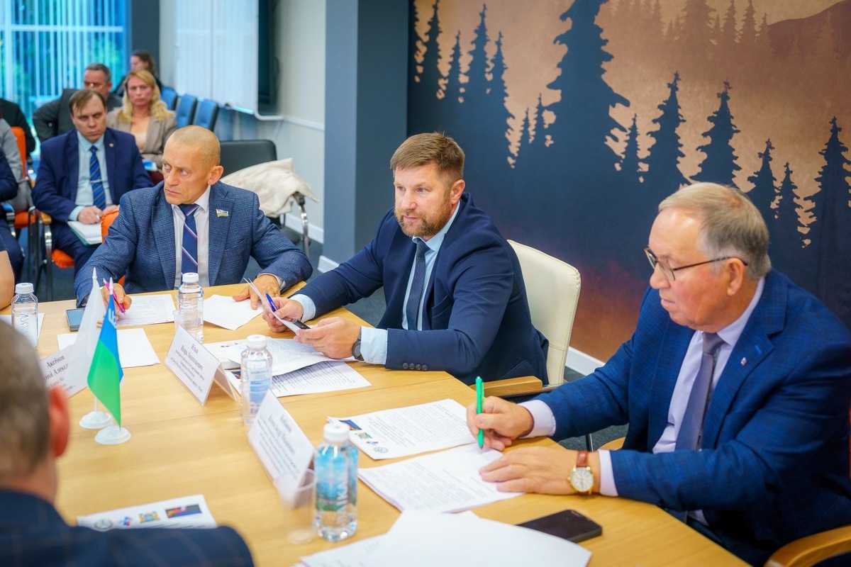    Дома ждут родные и работа