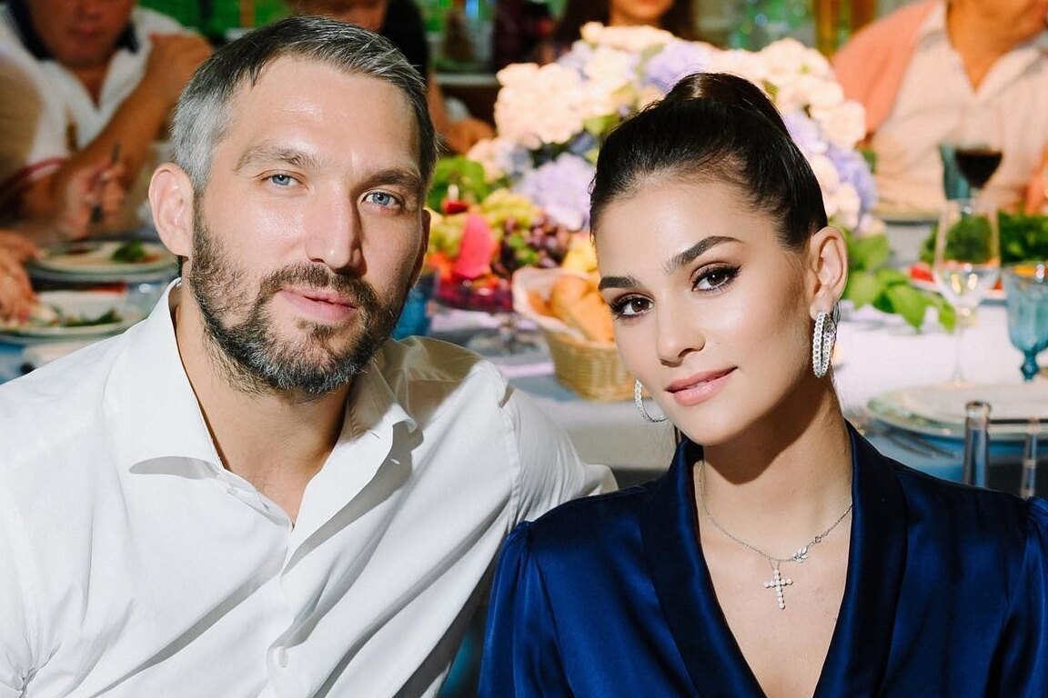     «Расстояние не помеха»: жена Александра Овечкина показала, как он отпраздновал 40-летний юбилей