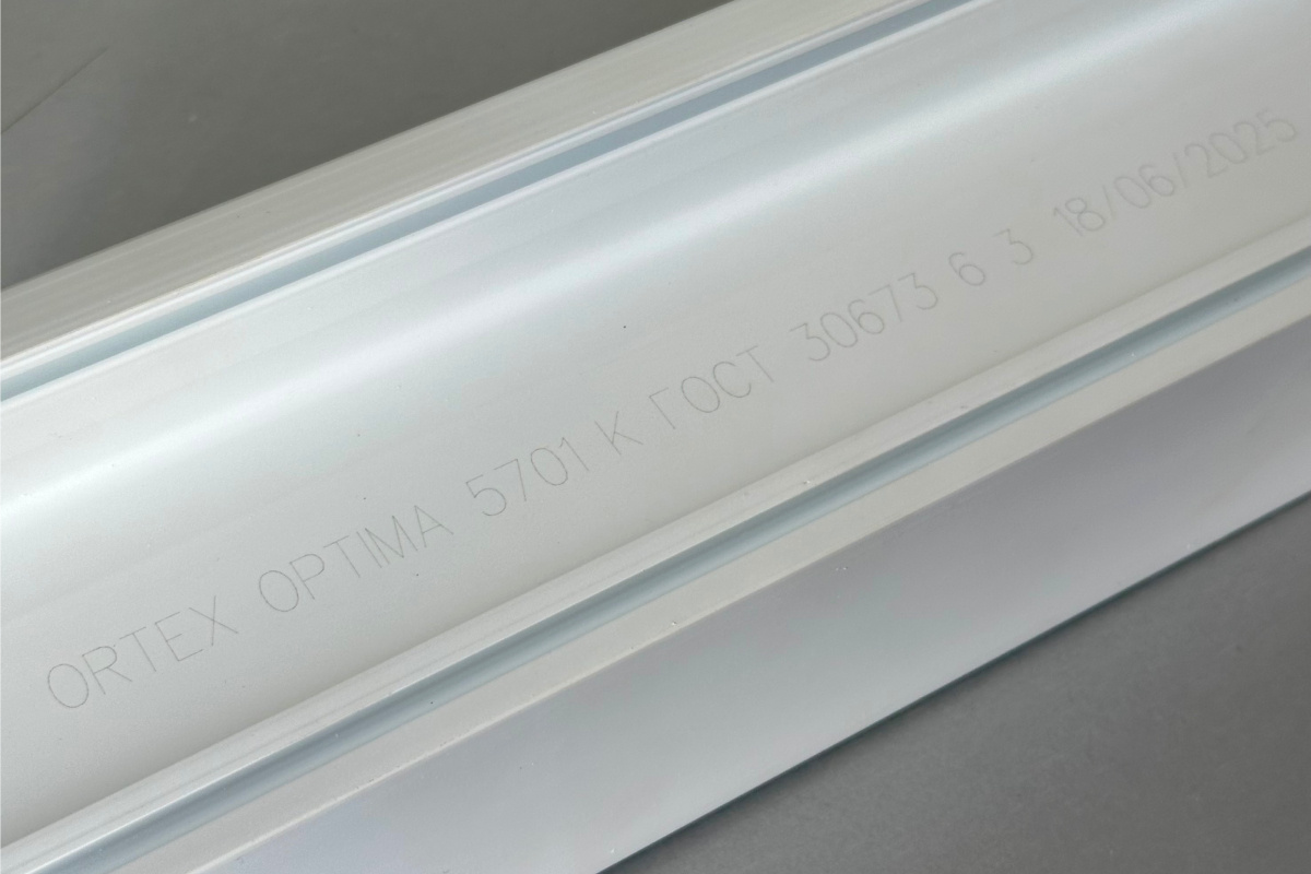 В ПВХ профилях ORTEX, изготовленных по технологии коэкструзии, в артикулах есть буква К