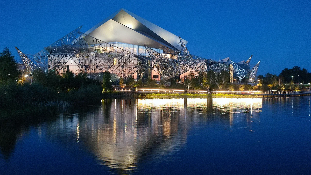 Спектакли в театре Камала идут на татарском языке, но почти на всех есть синхронный перевод на русский язык: надо только надеть наушники. Фото: Наталья / Яндекс Карты