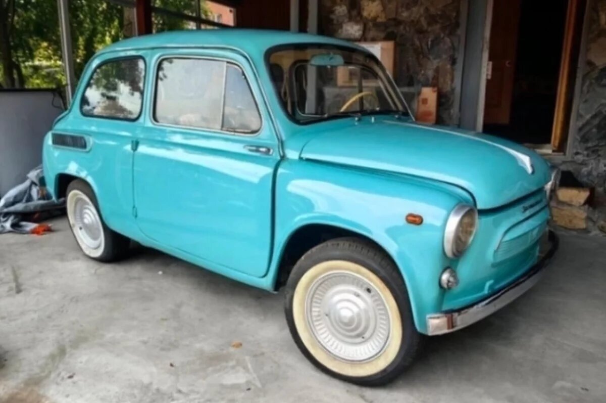    В Новосибирске выставили на продажу легендарный «Запорожец» 1968 года
