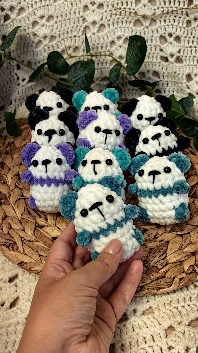 Брелок панда. Мастер класс есть на моем канале