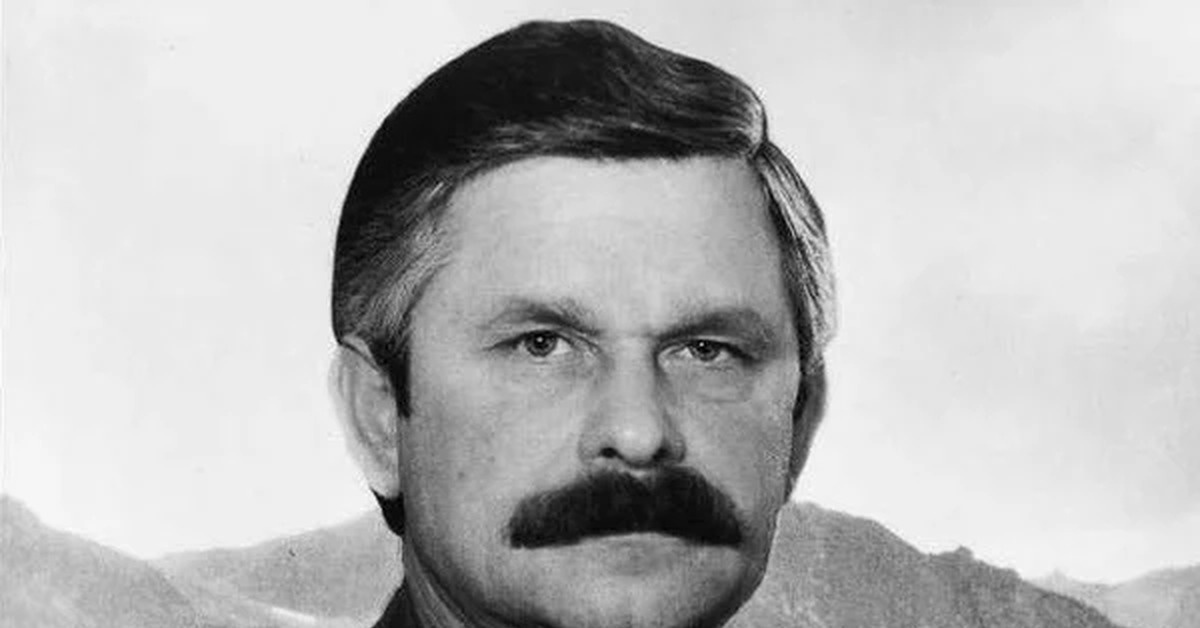 * Александр Руцкой в горах Афгани. Фото с форума "Пикабу".