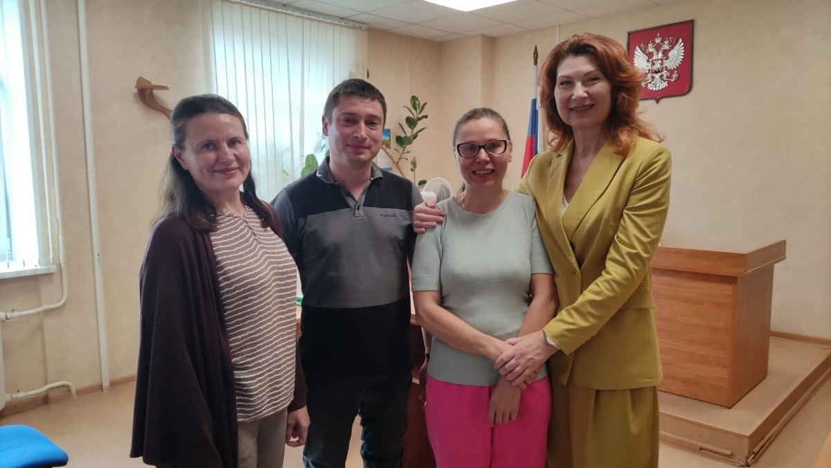    Помочь Анастасии вернуть дочь вызвались сотрудники детского дома. Фото: Анжелика Евдокимова