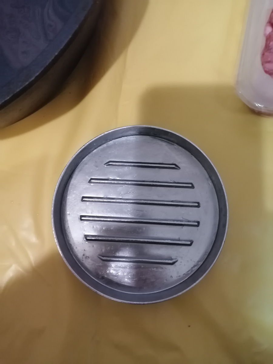 Фото 2. Чаша пресса для бургера
