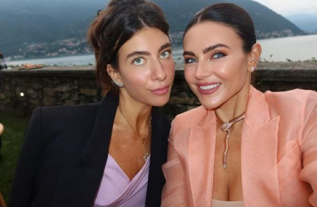    Александра и Виктория Крутые. Фото: Социальные сети