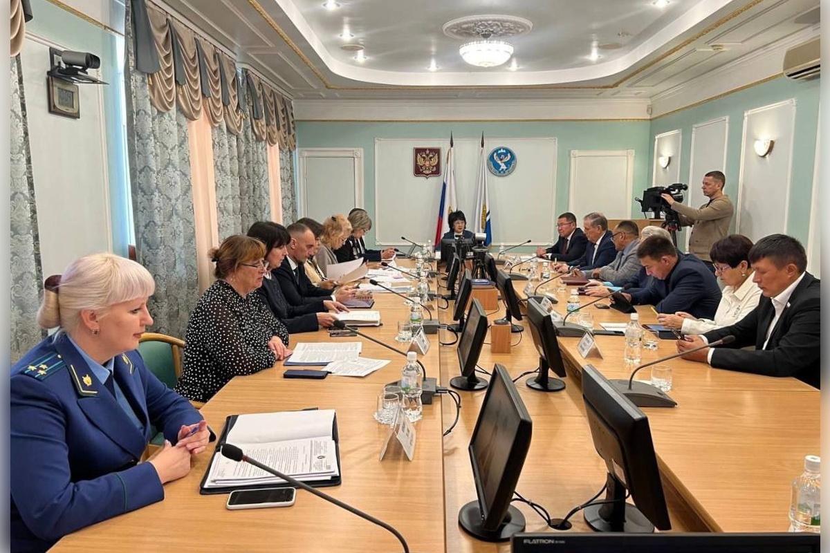    Фото: Председатель Госсобрания - Эл Курултай Республики Алтай Эжер Ялбаков, источник: t.me/YalbakovOfficial