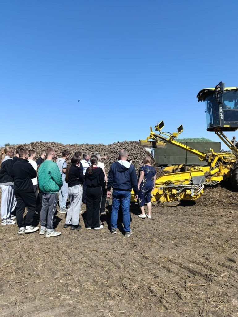 Профориентационное мероприятие на полях ООО Агрокомплекс «Ростовский» ОП «Развиленское» Газета Колос  📷
