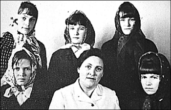 Касторнова Анна Ивановна с учениками