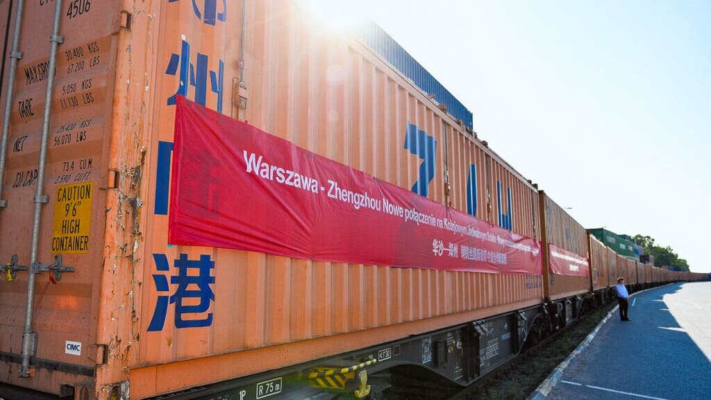 Пилотный грузовой поезд из Варшавы в Китай может остаться единственным
