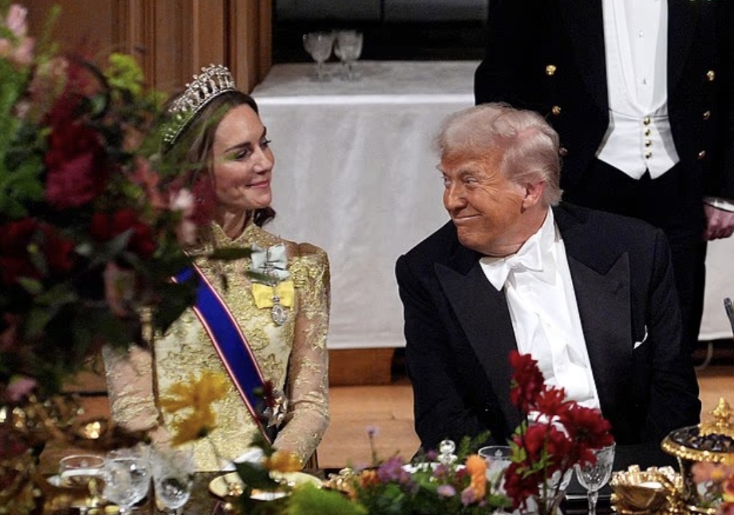 Принц и принцесса Уэльские вышли вперёд, чтобы приветствовать гостей, как того требует традиция. На роскошном государственном ужине Кэтрин, принцесса Уэльская, продемонстрировала свой уровень обаяния до «беспрецедентного» уровня.