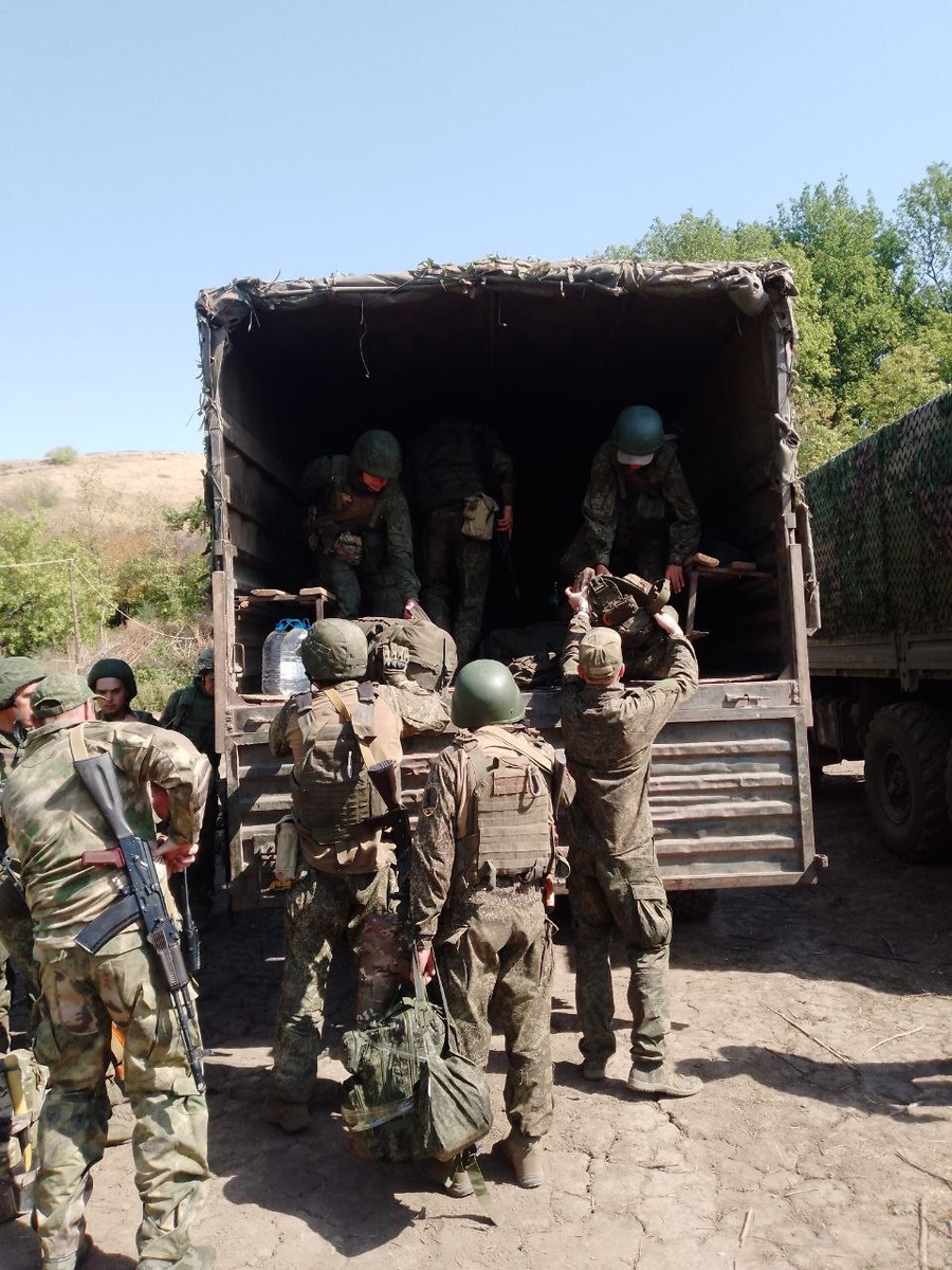 Группа пехоты уходит на задачу. 